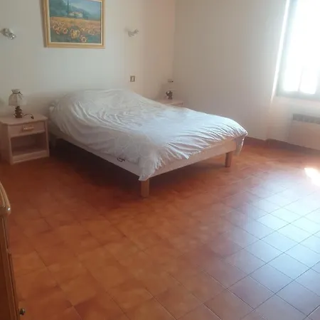 Charmante Maison De Village Au Coeur Du Luberon Апартаменты *